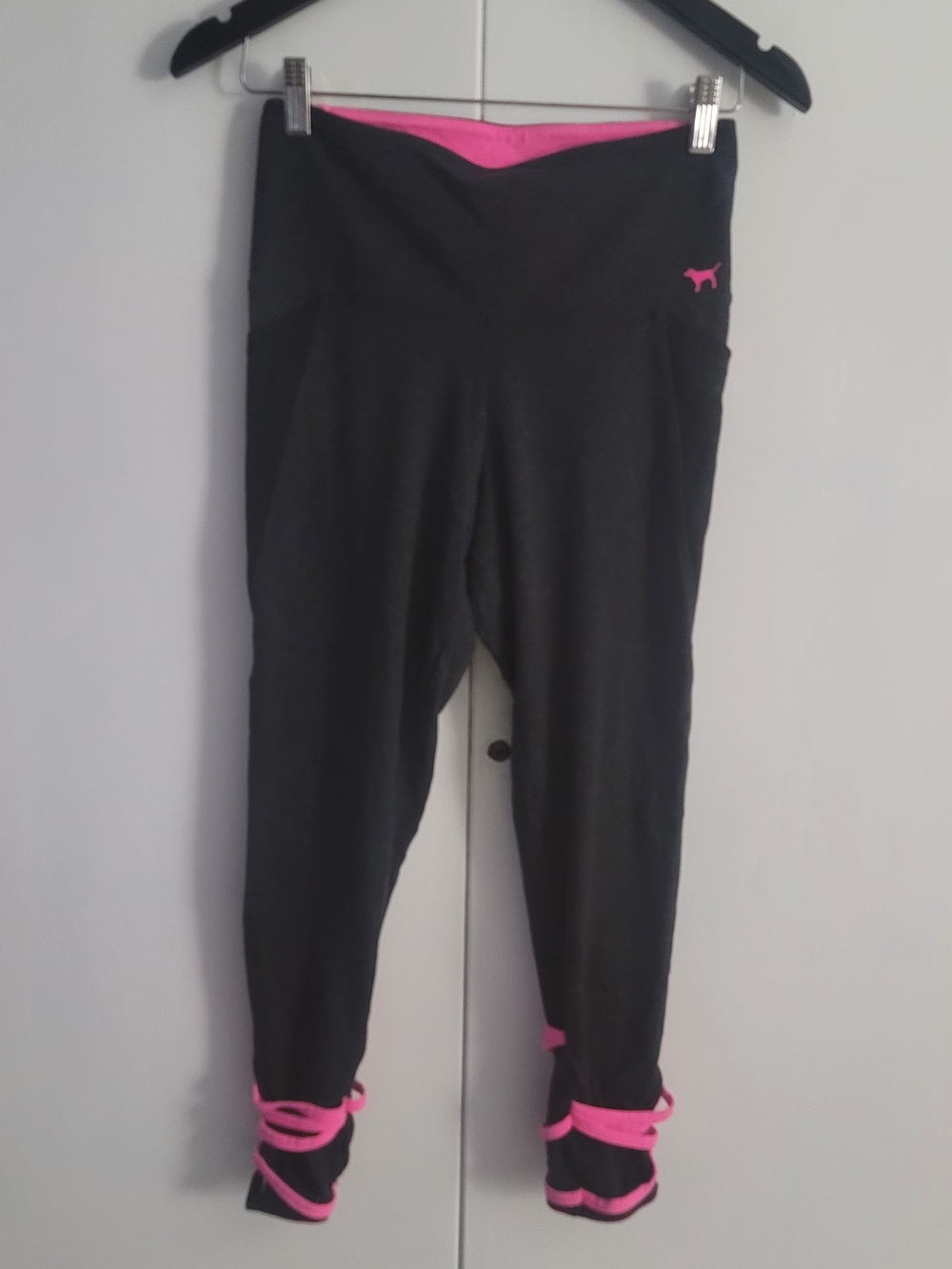 Black Leggings Yoga Pants  with Pink Accents - PINK Victoria's Secret Graphic - Picture 2 of 9